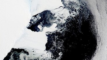 A satellite photo of an ice shelf off the coast of Antarctica 